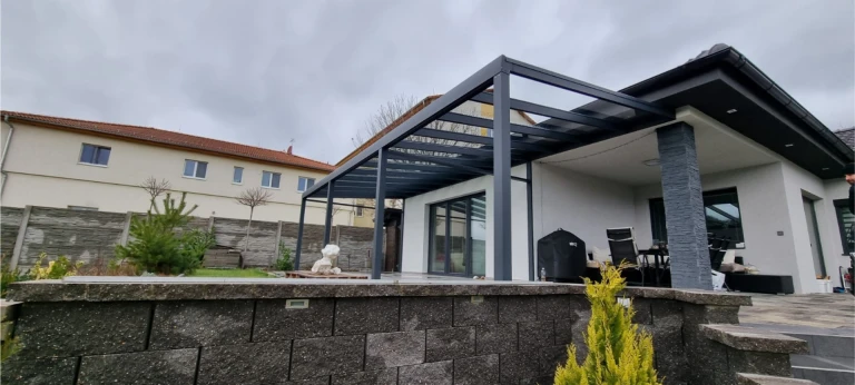 Pergola aluminiowa ROBUST + Przeszklenie STANDARD - Klášterec