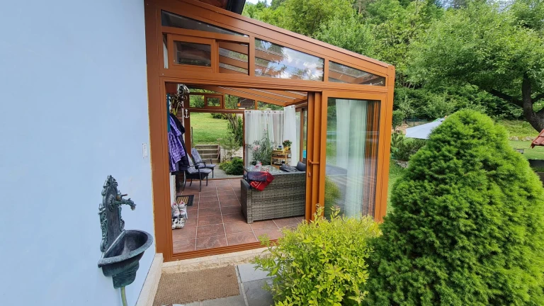 Pergola aluminiowa ROBUST + Przeszklenie - Lučatín