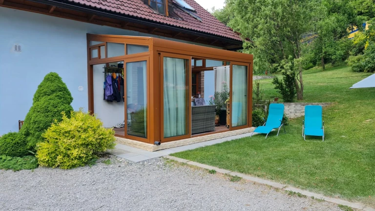 Pergola aluminiowa ROBUST + Przeszklenie - Lučatín